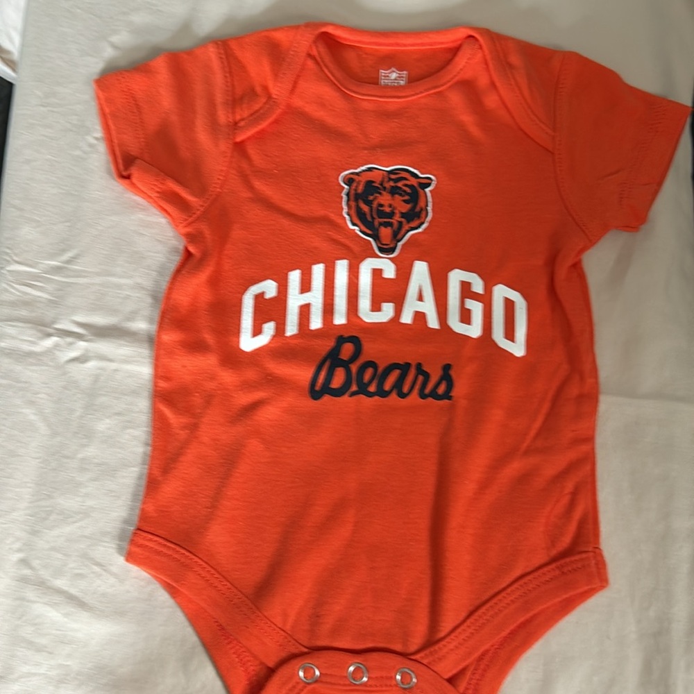 NFL CHICAGO BEARS 3-PIECE BABY SET MERCHANDISE - Picture 2 of 8